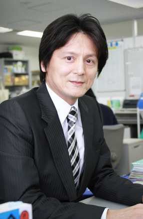 代表  原田 康伸